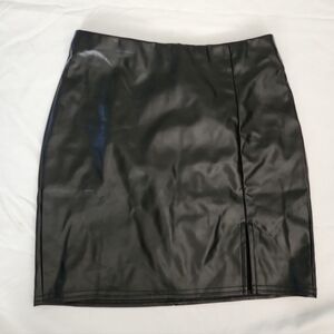 Cantonwalker Women's size small black faux leather skirt #TT7